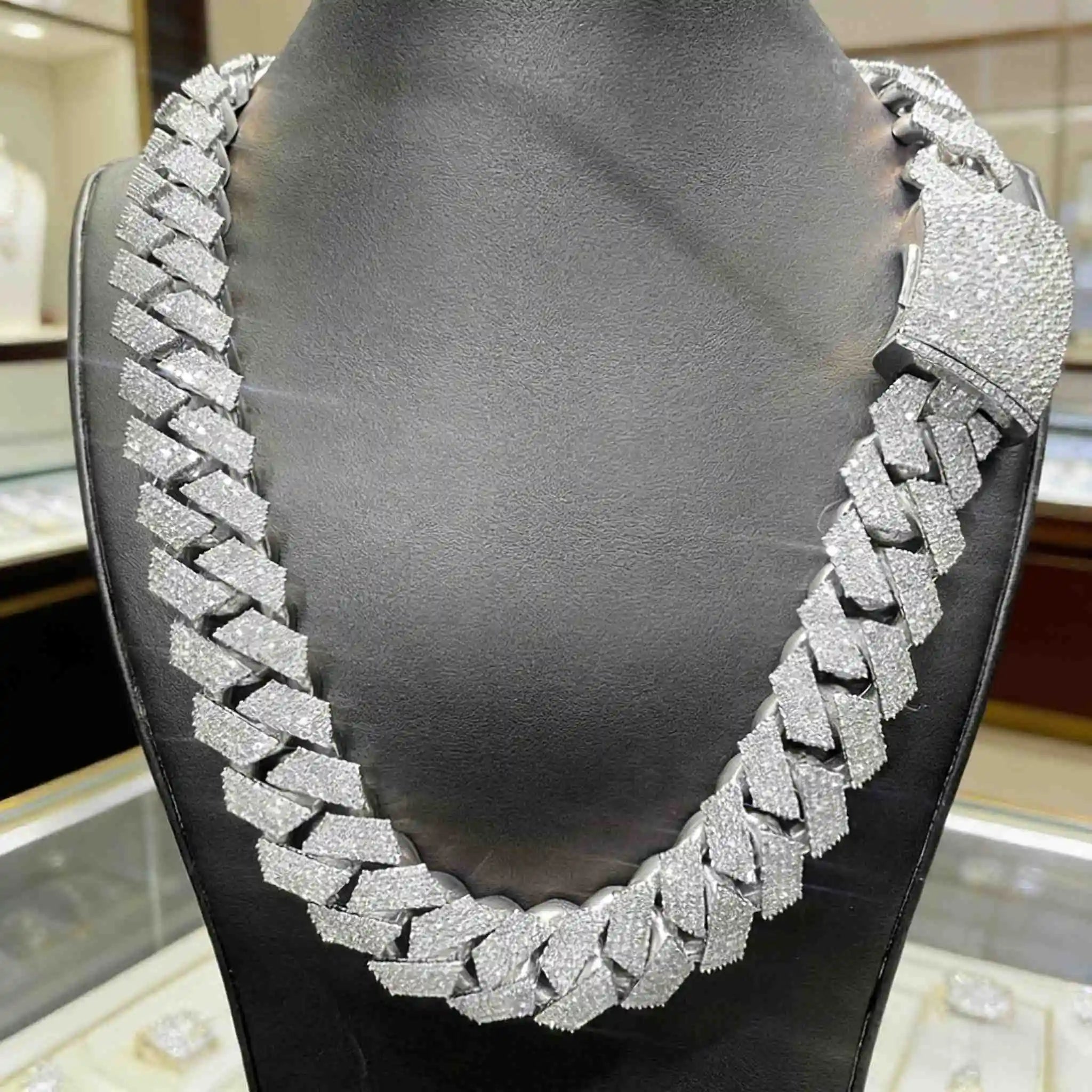 Hip Hop Jewelry 15mm Width Women Mens Heavy Strong Cuban Necklace 18k Gold Plated Bling Iced Out CZ Prong Cuban Link Chain