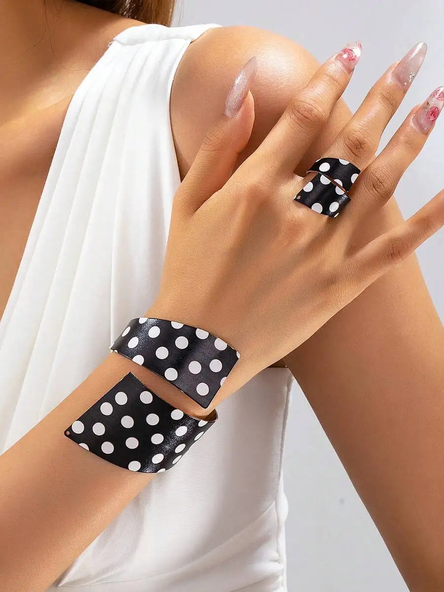 2Pcs Black White Polka Dot Jewelry Set For Women, Vintage 50s Style Open Cuff Bangle Bracelet Matching Open Ring, Retro Fashion Stackable Accessories For Daily Party Dating Photograph Gift