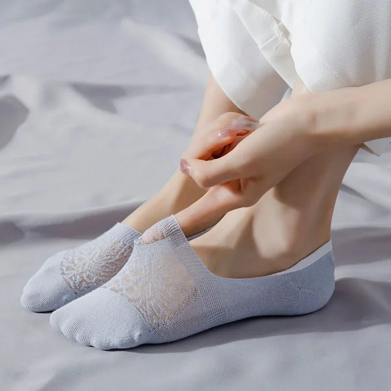 Fashion Non-slip Silicone Lace Ankle Socks Women Invisible Hollow Out Cotton Summer Boat Socks Breathable Short Low Cut Socks