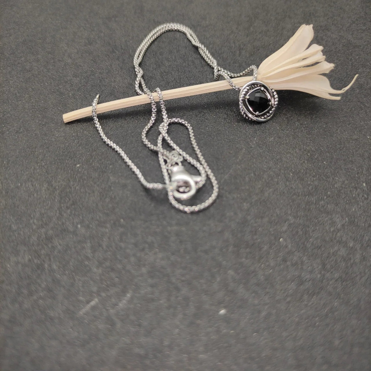 2026 New High Quality DY Necklaces Collection Simple and Elegant Perfect for Any Occasion Suitable for Both Men and Women 3