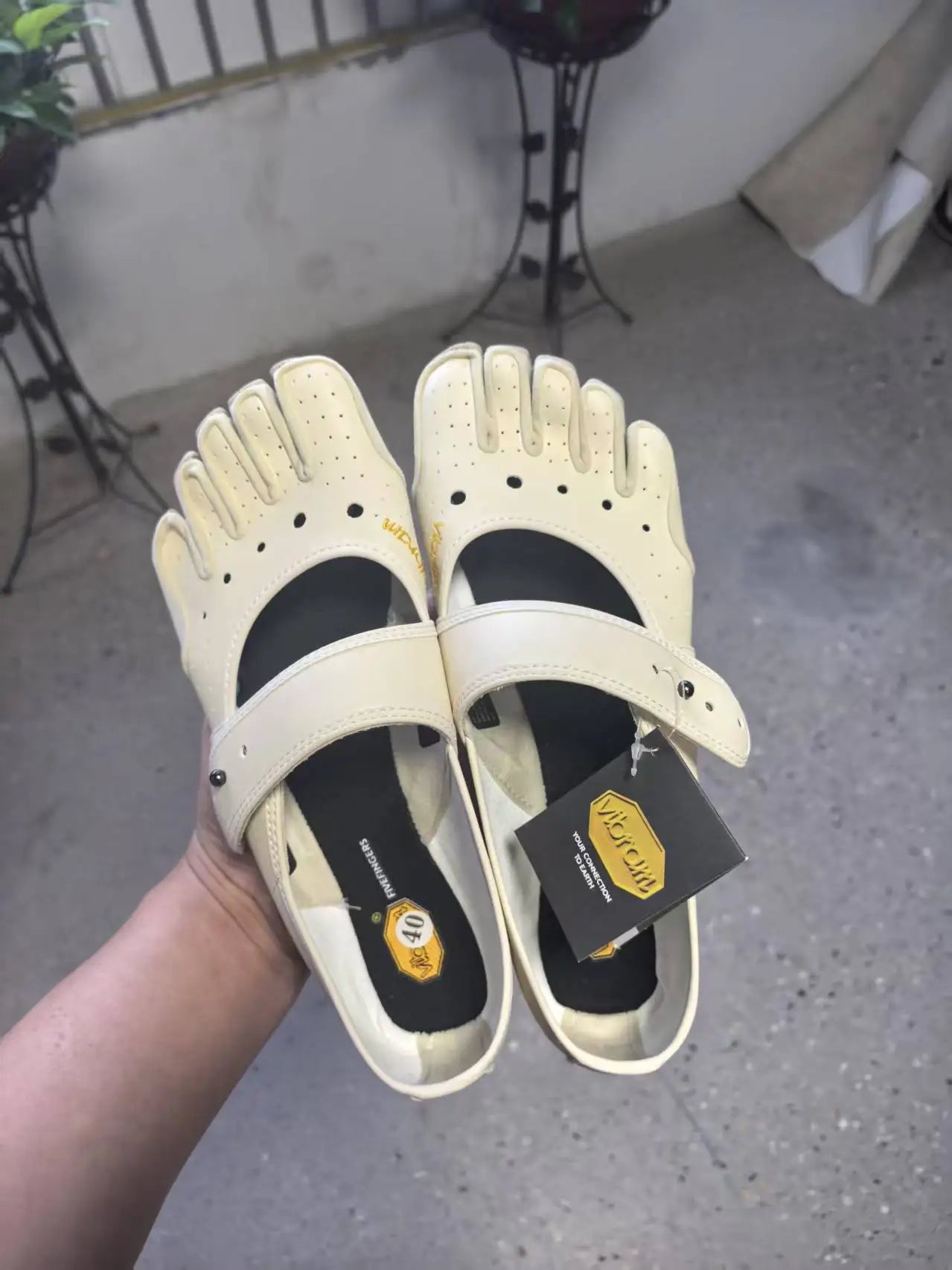 Women's Five Toe Mary Jane Shoes Barefoot Minimalist Shoes for Yoga Pilates Dance Lightweight Breathable Non Slip Fitness Training Shoes Indoor Outdoor
