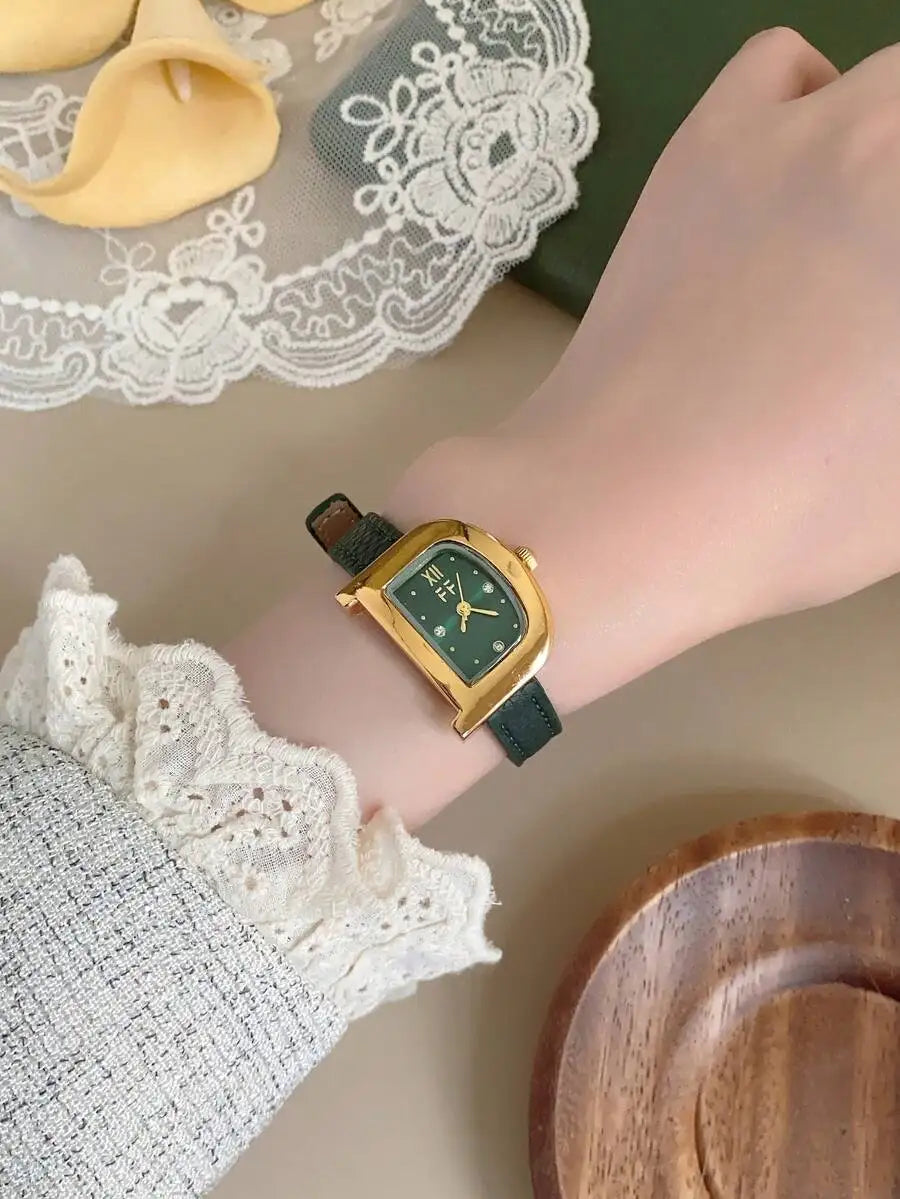 1pc Vintage Style Adjustable Strap Quartz Women's Watch, Oval Dial, Roman Numeral Markers, Compact Design, Suitable For Daily
