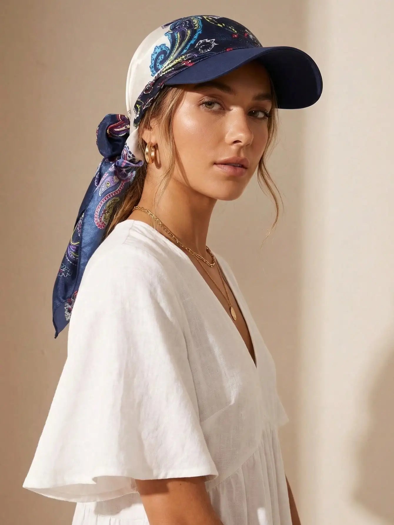 Women Fashion Printed Satin Headscarf Baseball Cap with Brim, Soft Breathable Summer Outdoor Sun Protection Hat Ladies Windproof Head Wrap Sun Hat