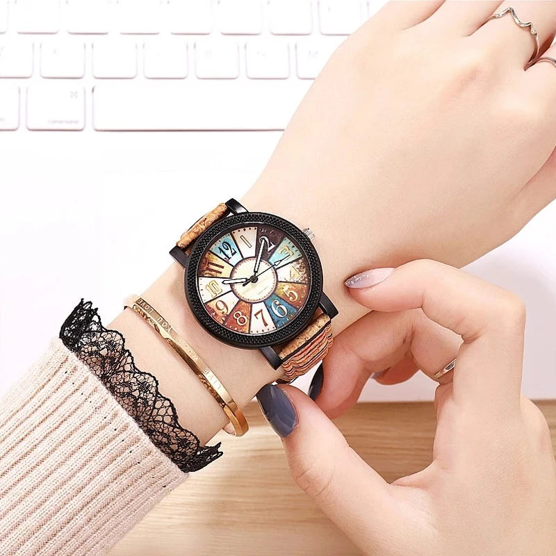 Women's Vintage Leather Quartz Watch, Casual Retro Wristwatch with Soft Genuine Band, Classic Dial, Luminous Needles, Waterproof Daily Use, Ideal Gift for Mom, Wife, Girlfriend on Any Occasion