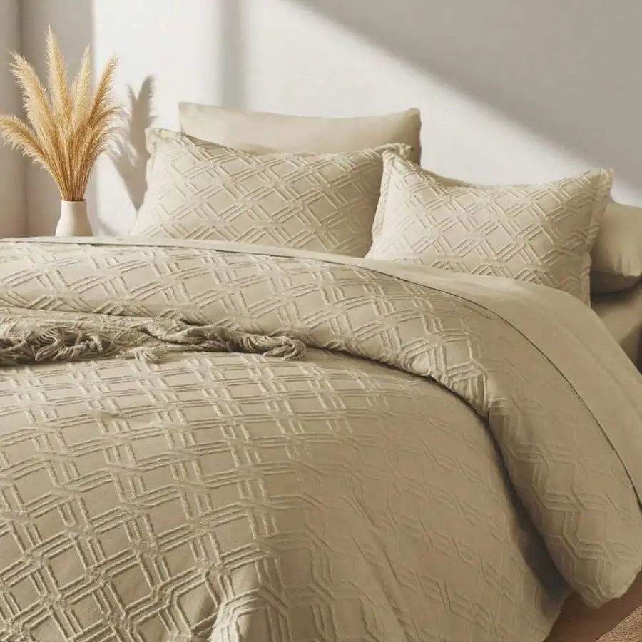 7pcs Simple And Stylish Embossed Comforter Sets Queen, 100% Polyester Lightweight Comfortable Summer Bedding Set, Super Soft And