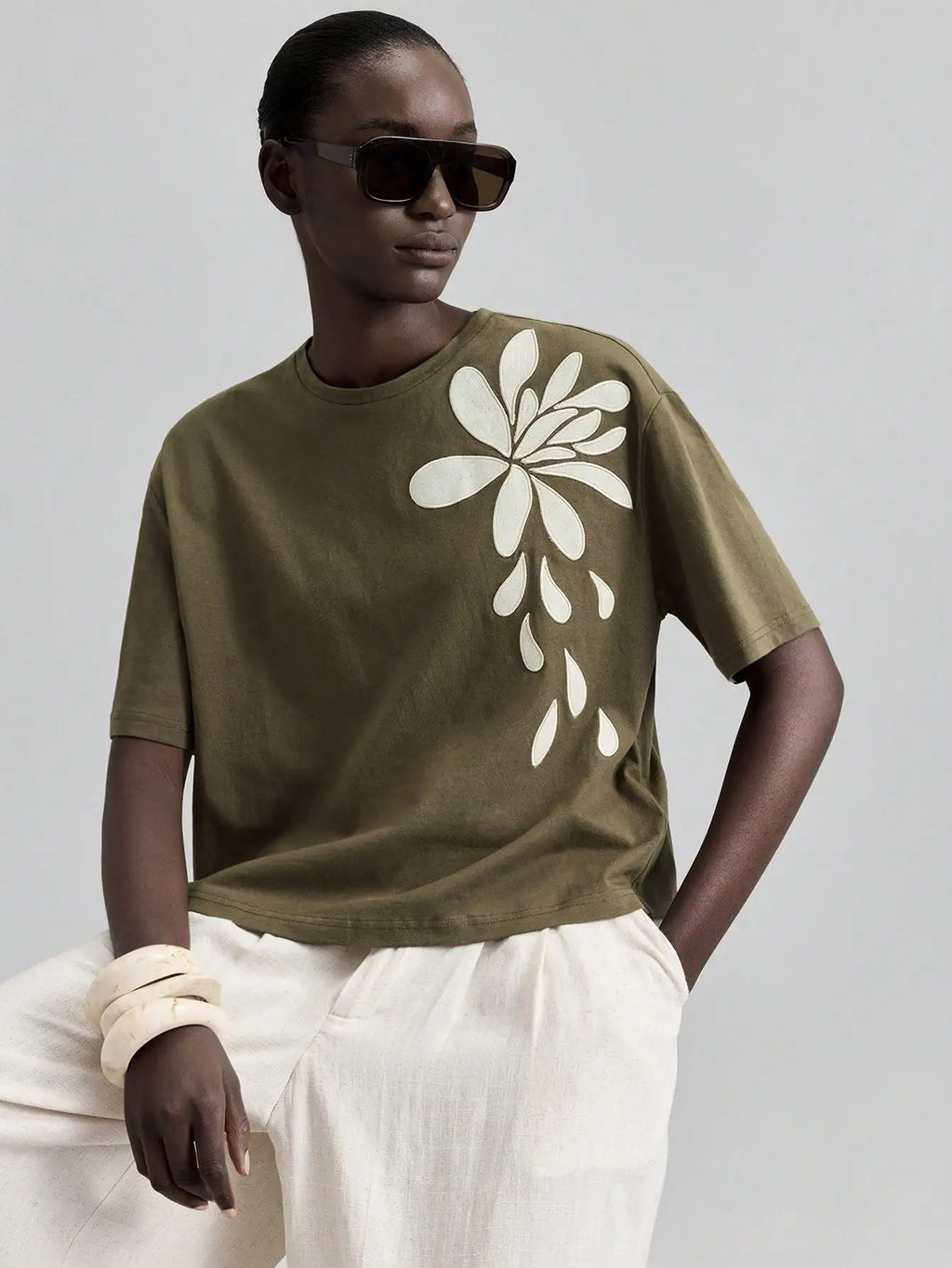 White Embroidered Floral Tee Short Sleeve Crew Neck Loose Comfortable Cotton T-Shirt