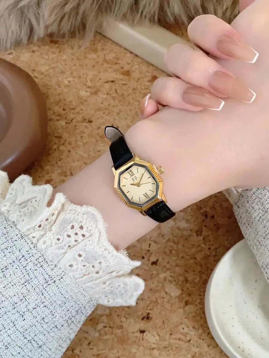 1pc Vintage Style Adjustable Strap Quartz Women's Watch, Oval Dial, Roman Numeral Markers, Compact Design, Suitable For Daily
