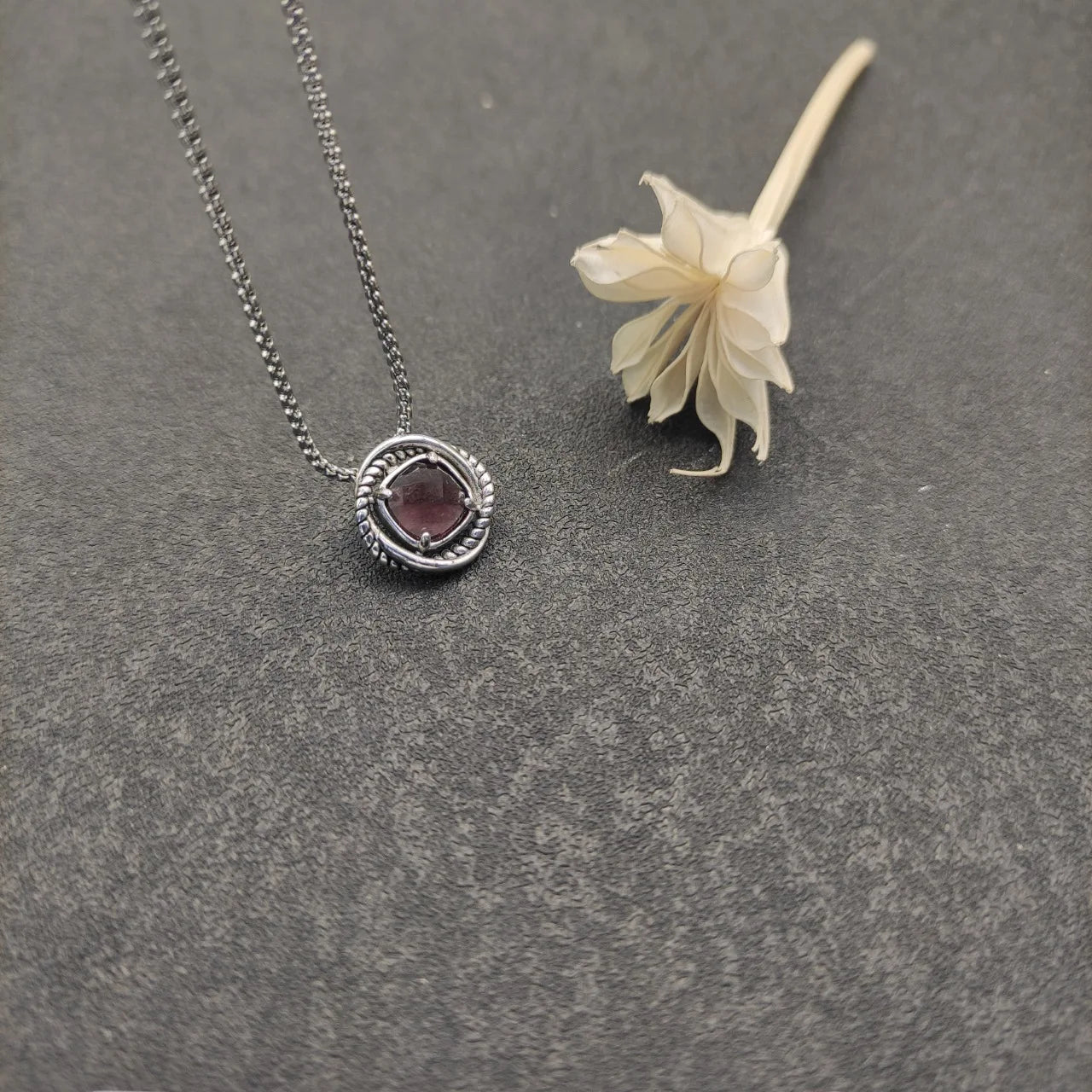 2026 New High Quality DY Necklaces Collection Simple and Elegant Perfect for Any Occasion Suitable for Both Men and Women 3