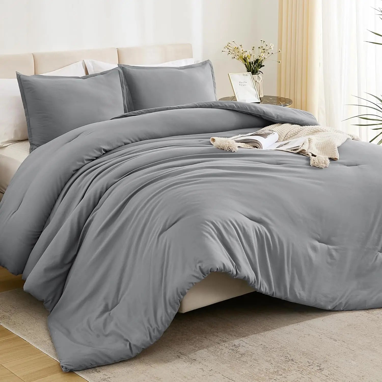 Luxury Soft 3-Piece Lightweight Comforter Set All-Season Fluffy Breathable Bedding Oversized King Queen Twin Size Solid Color Quilt with 2 Pillowcases Home Bedroom Decor Cozy Room Textiles Skin