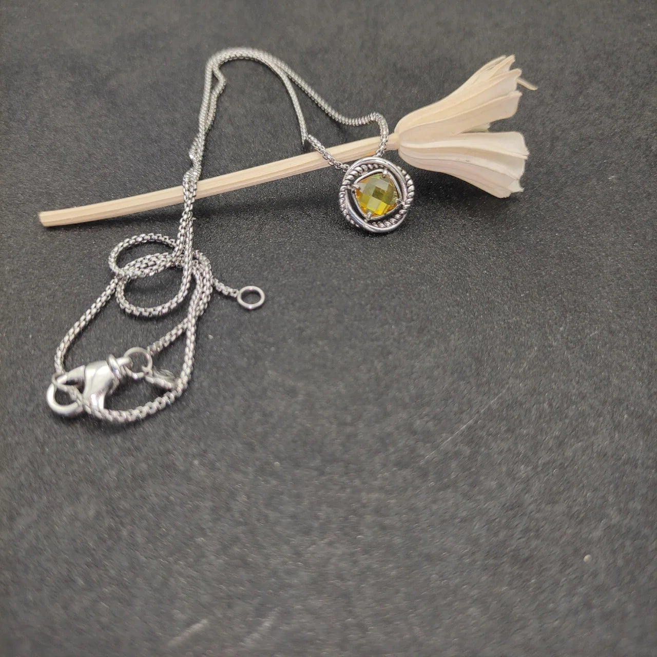 2026 New High Quality DY Necklaces Collection Simple and Elegant Perfect for Any Occasion Suitable for Both Men and Women 3