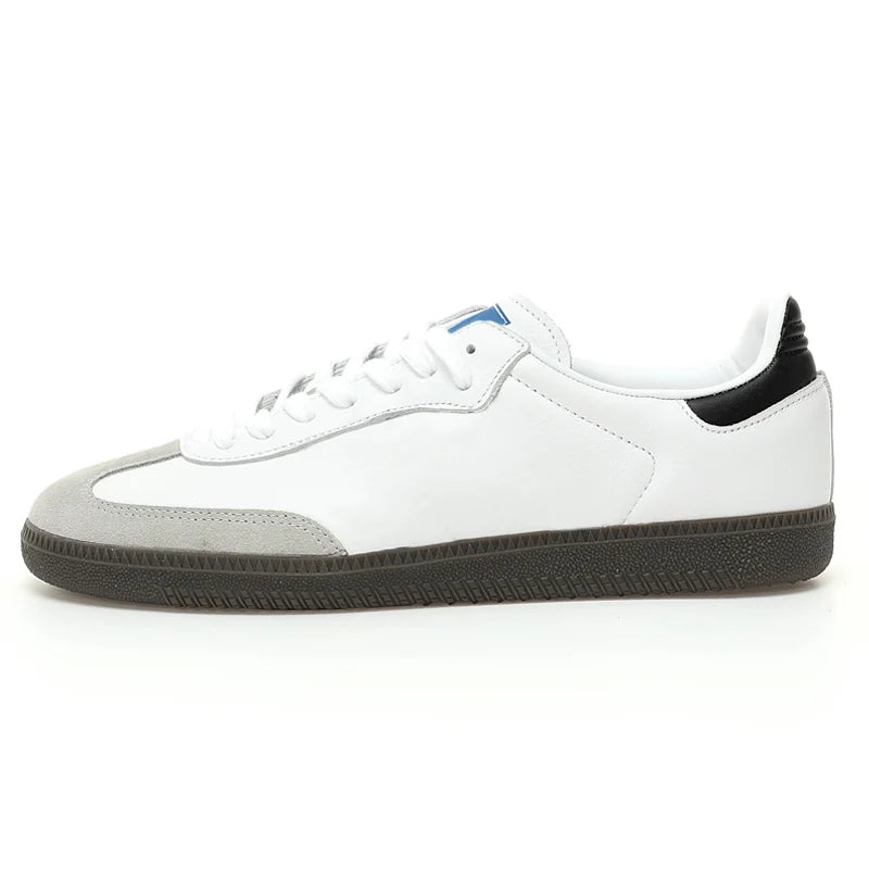 Hot Sell Men Running Shoes Cloud White Core Black Sports Women Sneakers Trainers Classic Soccer Unisex Casual Shoe Top with Box