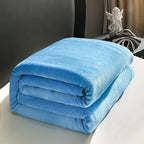 Solid flannel multifunctional blanket, soft and skin-friendly, warm and comfortable, suitable for living room, bedroom, office.