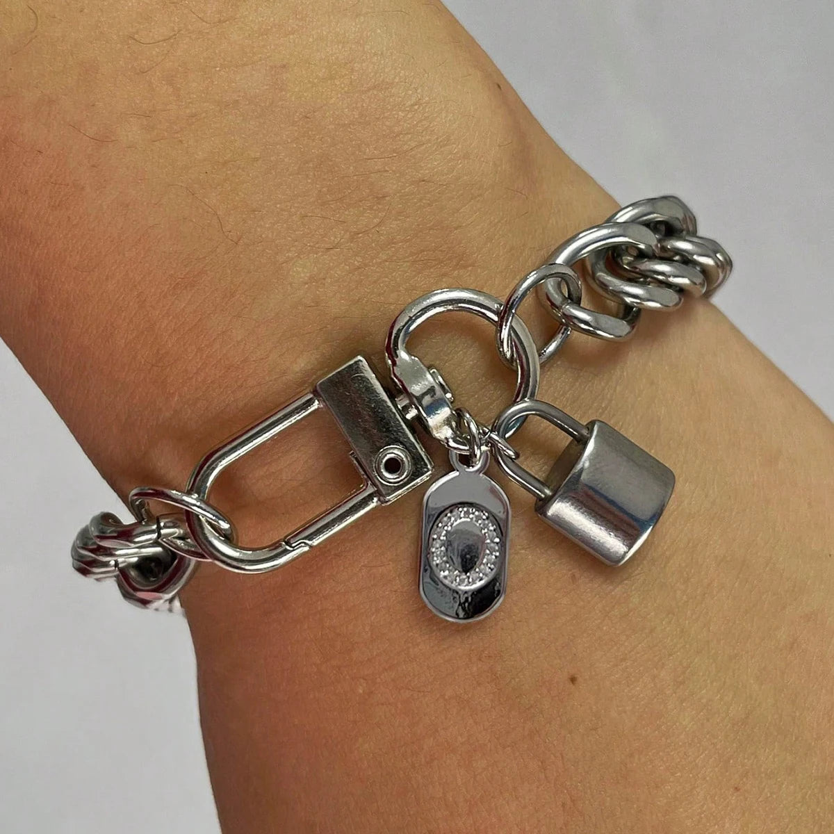 1 Pc Silver Oval Bracelet With A-Z26 Letter Necklace, Unique And Exquisite Style, Suitable For Festivals And Daily Wear