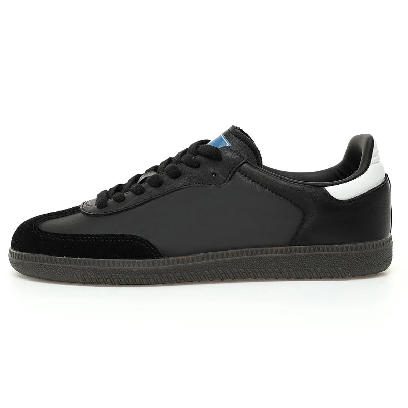 Hot Sell Men Running Shoes Cloud White Core Black Sports Women Sneakers Trainers Classic Soccer Unisex Casual Shoe Top with Box