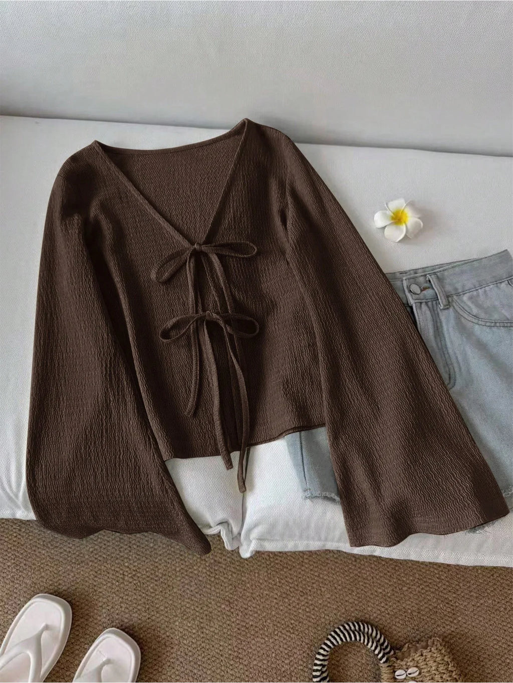 New loose and slimming versatile V-neck flared sleeves with lazy style and thin lace up cardigan jacket