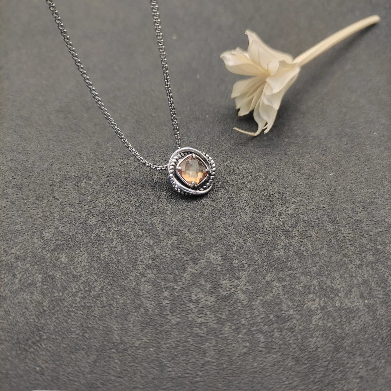 2026 New High Quality DY Necklaces Collection Simple and Elegant Perfect for Any Occasion Suitable for Both Men and Women 3