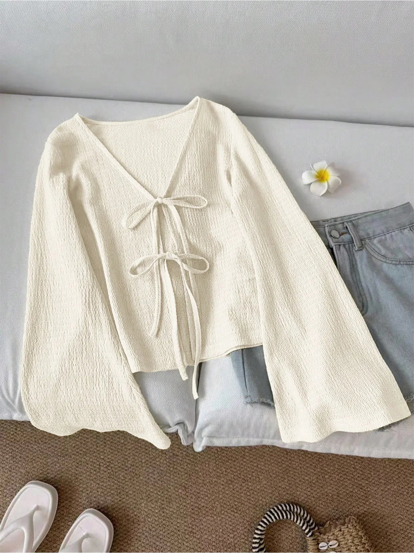 New loose and slimming versatile V-neck flared sleeves with lazy style and thin lace up cardigan jacket