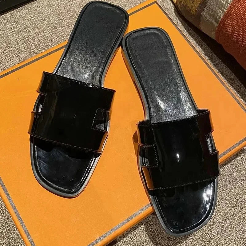 New Hot-Selling Designer Sandals, Luxury Women's Outdoor Beach Slides & Sandals, Comfortable Arch Support Flat Ladies Slippers