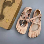 V-Soul women's lightweight, breathable, and quick-drying five-toed sneakers are perfect for yoga, walking, and outdoor activities.