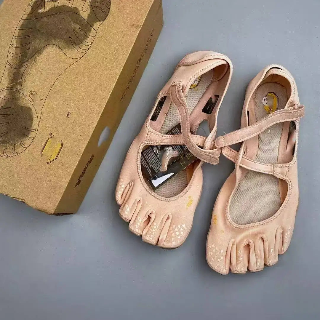 V-Soul women's lightweight, breathable, and quick-drying five-toed sneakers are perfect for yoga, walking, and outdoor activities.