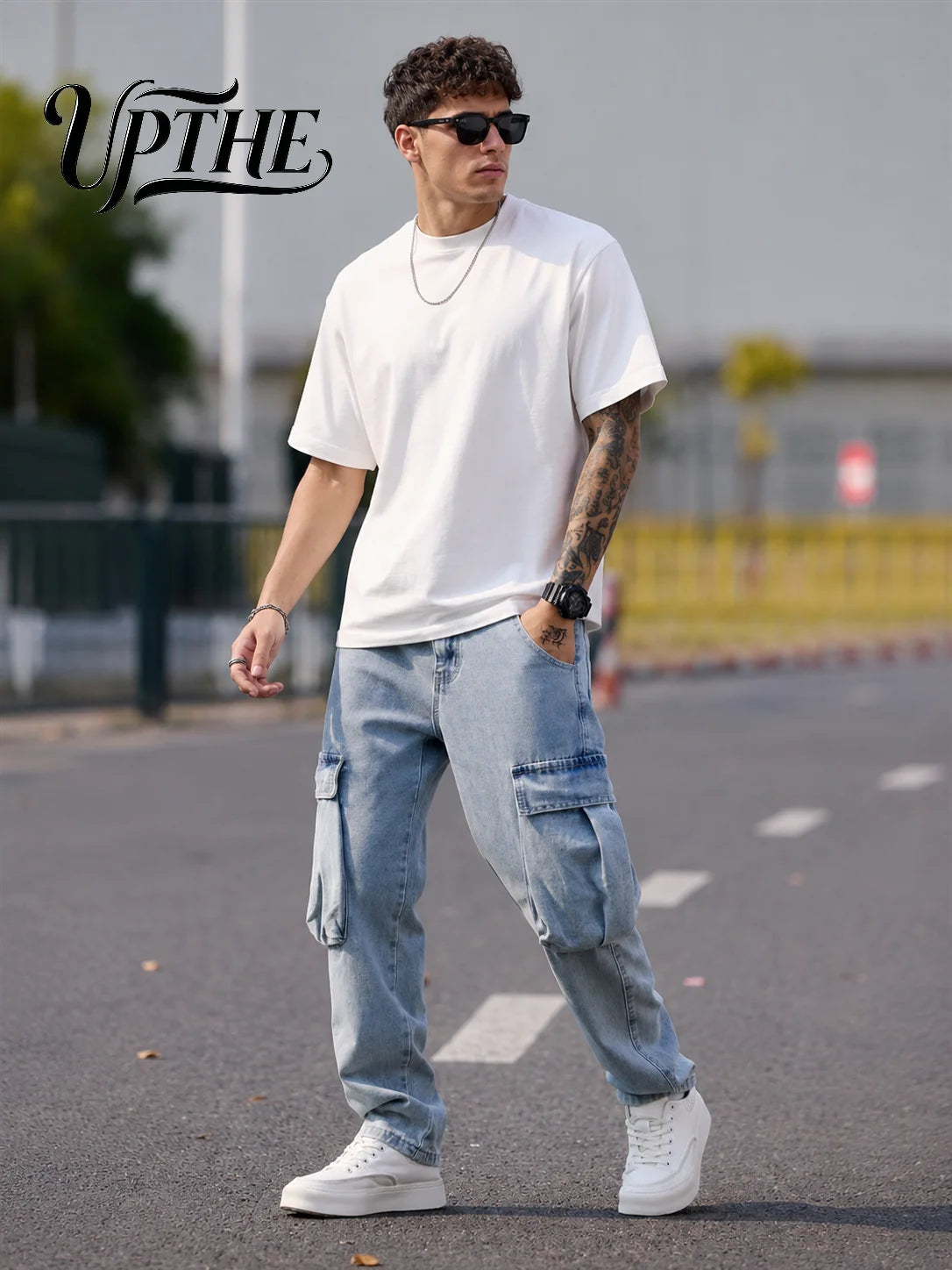 UP.THE Men Light Wash Cargo Baggy Wide Leg Jeans, Y2K Oversized Loose Denim Pants, Multi Pocket Streetwear Trousers for Daily Outfits