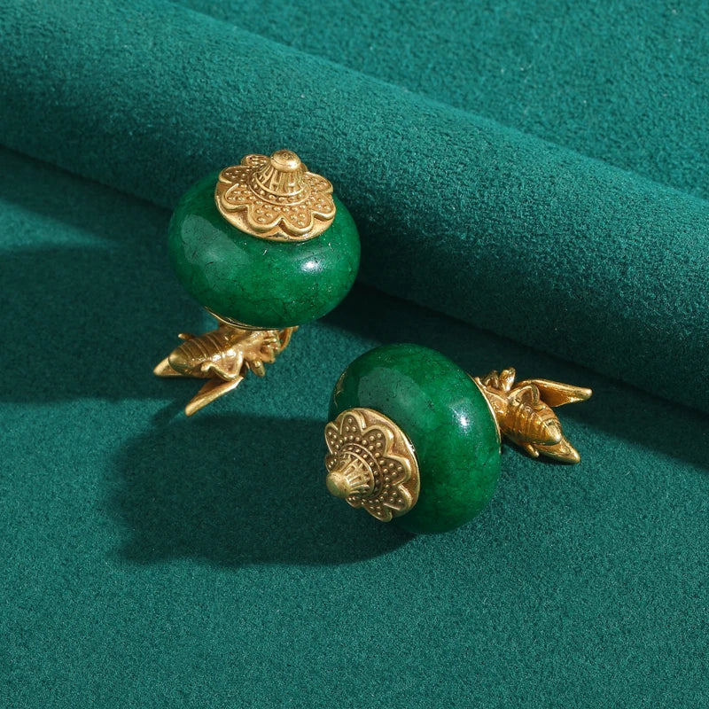 Vintage Ancient Gold Color Bee Green Natural Stone Stud Earrings Woman Elegant Woman Luxury Quality Jewelry Designer Gift 2026