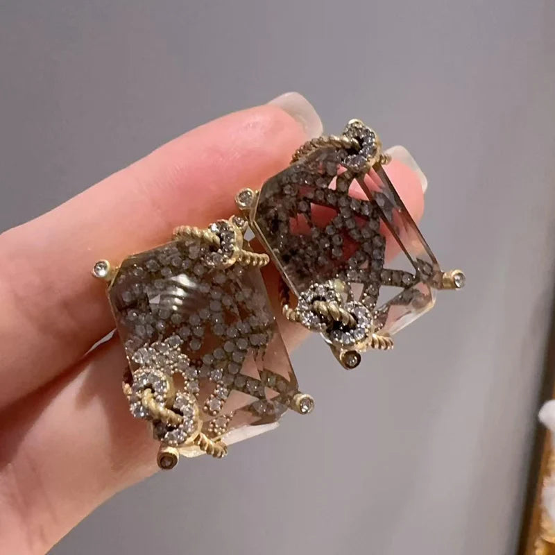 Vintage Jewelry Transparent Square Glass Stud Earrings Rhinestones Luxury Designer Winding Gold Color High Quality Accessories