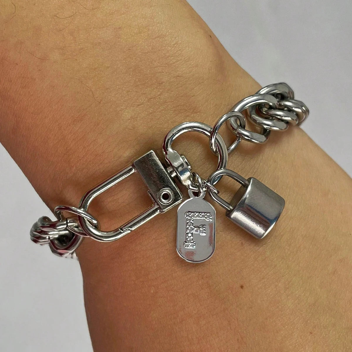 1 Pc Silver Oval Bracelet With A-Z26 Letter Necklace, Unique And Exquisite Style, Suitable For Festivals And Daily Wear