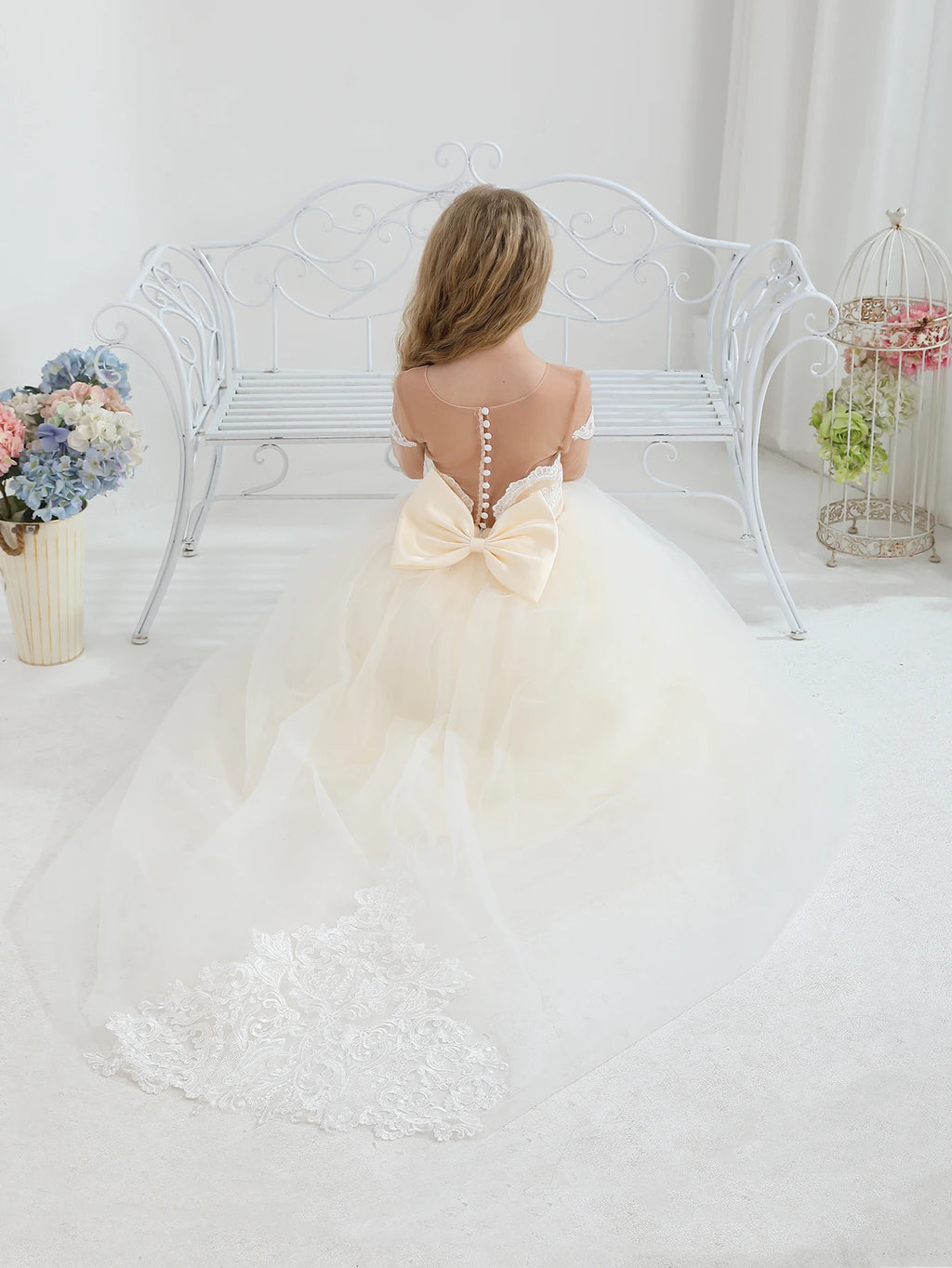 Champagne Flower Girl Dress Long Sleeve Lace Tulle Ball Gown with Bow Back Train Pageant Party Dress