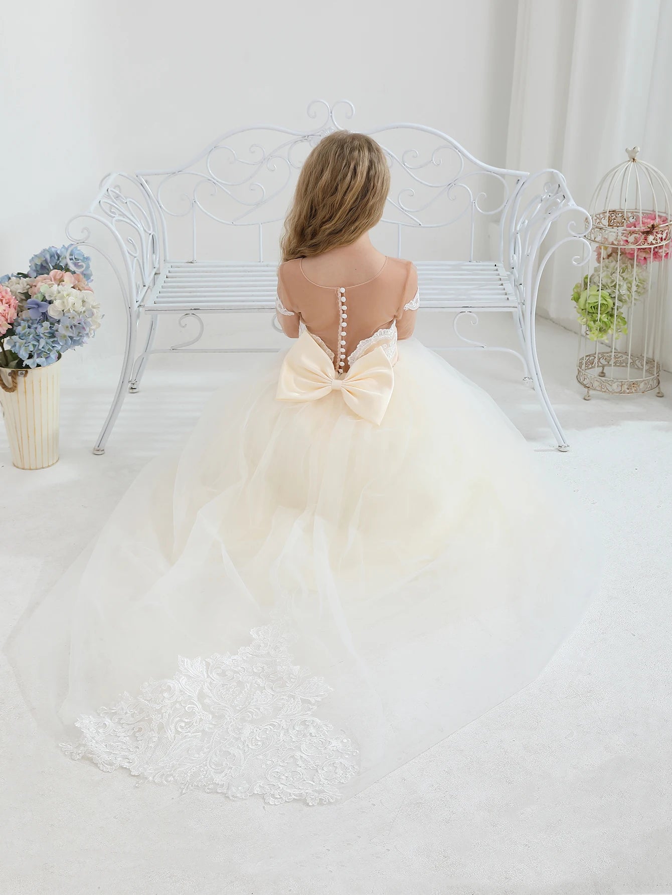 Champagne Flower Girl Dress Long Sleeve Lace Tulle Ball Gown with Bow Back Train Pageant Party Dress