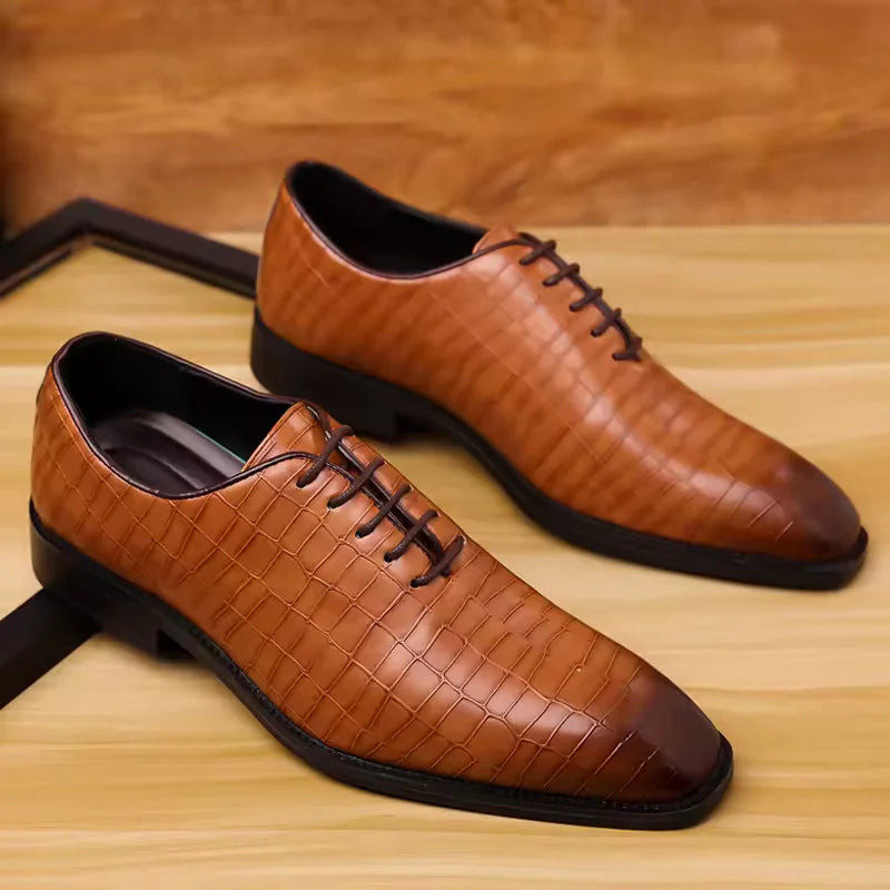 Luxury Mens Leather Shoes Retro Carved Lace-up Brogue Oxford Wedding Men Dress Shoes Male Formal Business Gentleman Office Shoes