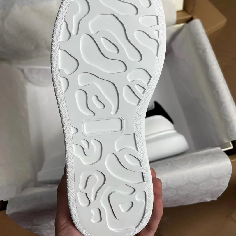 Minimalist Korean White Platform Shoes with Black Heel – Height-Increasing Daily Casual Sneakers
